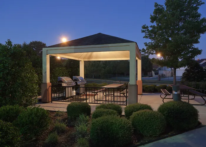 Sonesta Simply Suites Huntsville Research Park